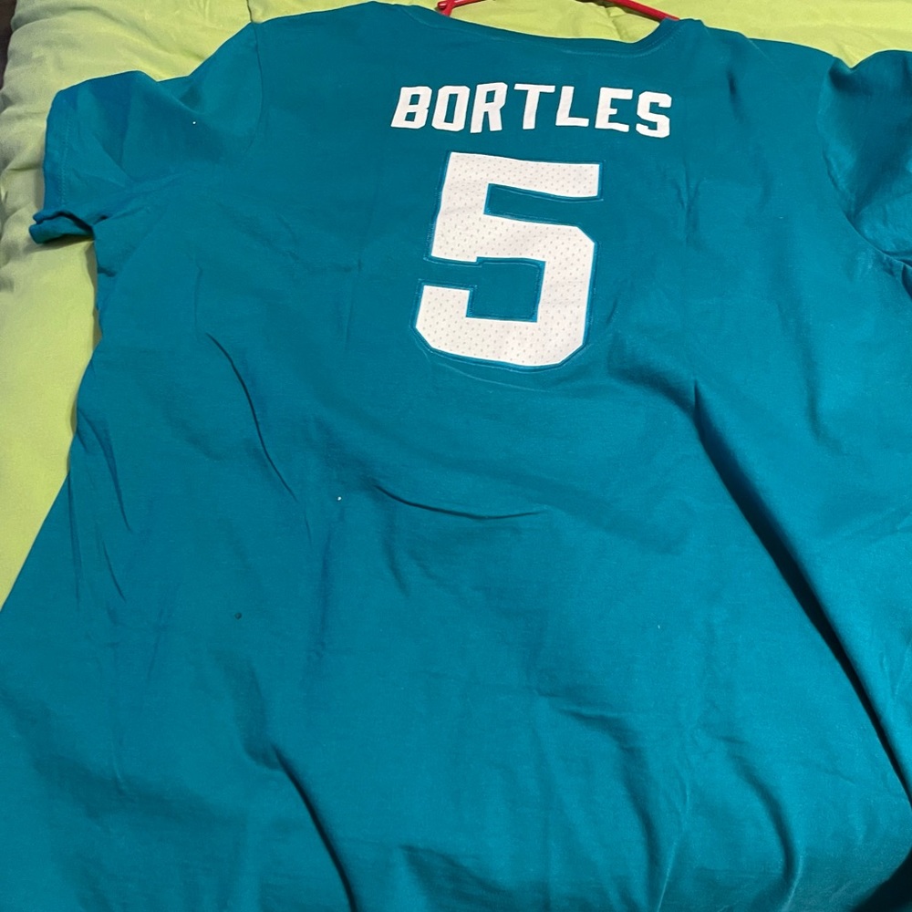 Woman V-Neck sports jersey